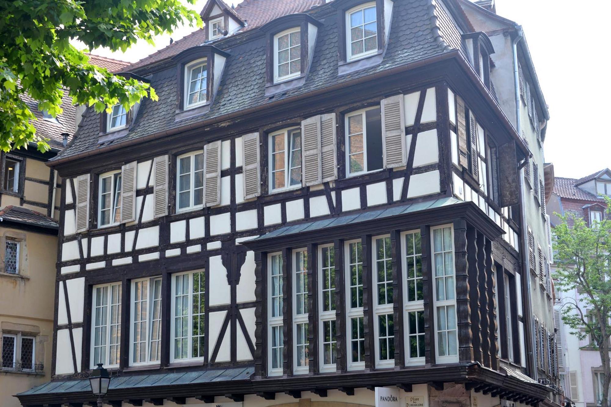 Suite Le Splendide Du Centre Historique Avec Climatisation Colmar Exterior photo